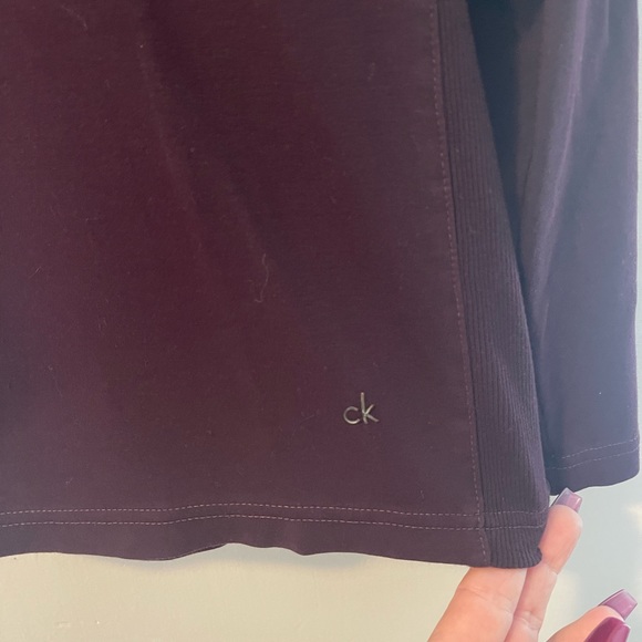 Calvin Klein men’s body fit, soft fabric, maroon, size med, casual shirt - Picture 2 of 4